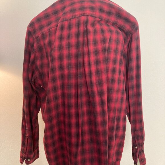 Men's Eddie Baurer Red/Black Plaid Cotton Shirt - Picture 2 of 5